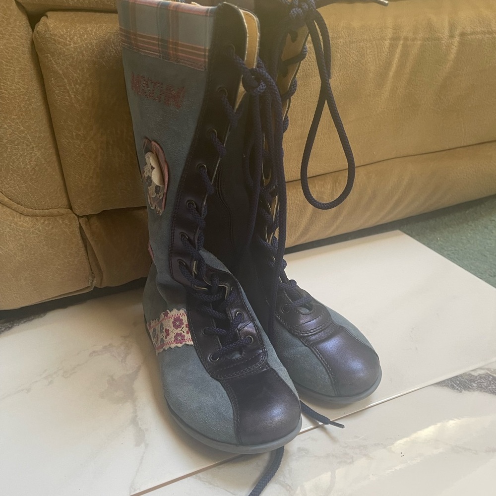 Moschino suede/leather lace up girl’s boots